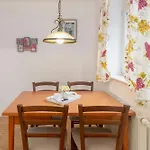 Cozy Garden Flat *