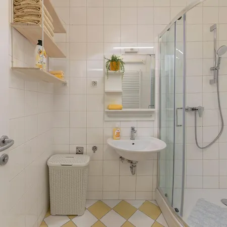 Cozy Garden Flat * Lublana