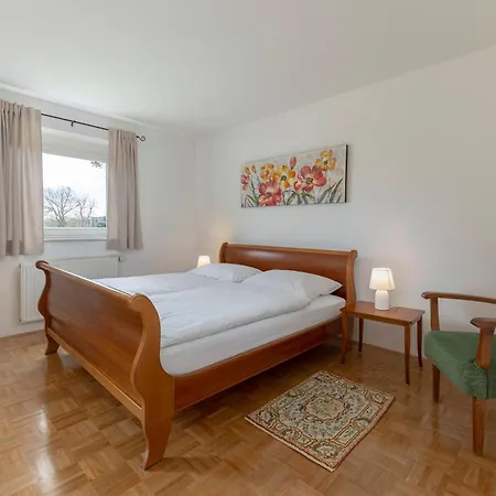 Lägenhet Cozy Garden Flat Ljubljana