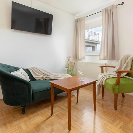 Lägenhet Cozy Garden Flat