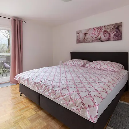 Cozy Garden Flat Apartament Lublana