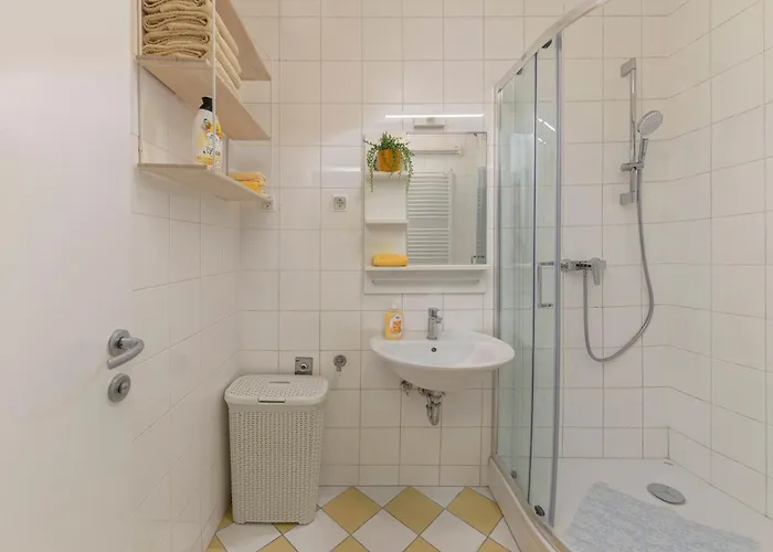 Cozy Garden Flat * לובליאנה