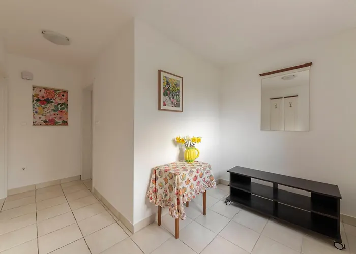 Cozy Garden Flat Apartma