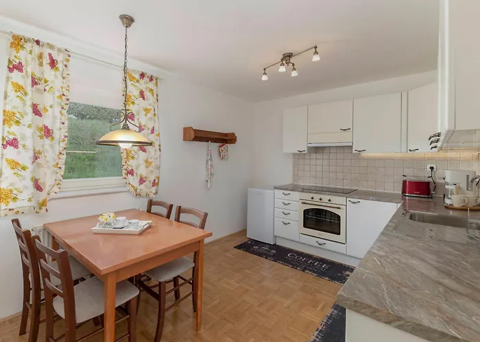 Cozy Garden Flat Apartma Ljubljana